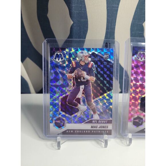 2021 Mosaic Football Mac Jones Rookies # 245 - Picture 2 of 8